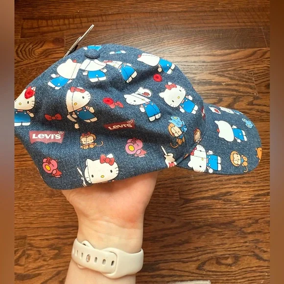 Levi's x Hello Kitty Baseball Hat - Picture 4 of 7